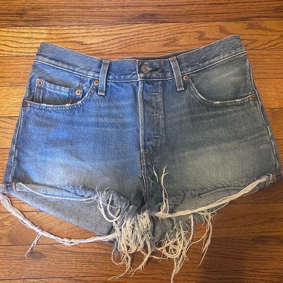 Levi Strauss Cut off jean shorts size 28 Button front distressed 100% Cotton - Picture 1 of 13